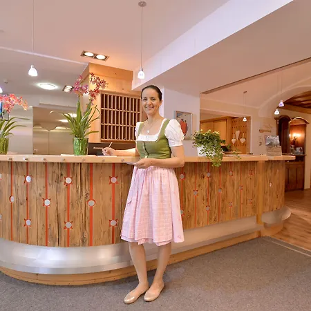 Posthotel 3* מאיירהופן