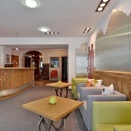 מלון Posthotel 3*