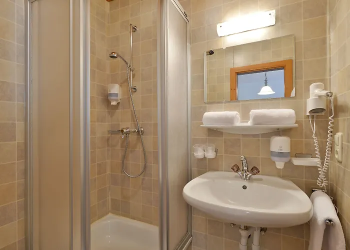 מלון Posthotel 3*