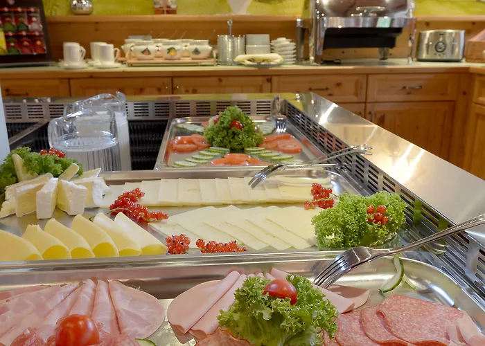 מלון Posthotel 3*